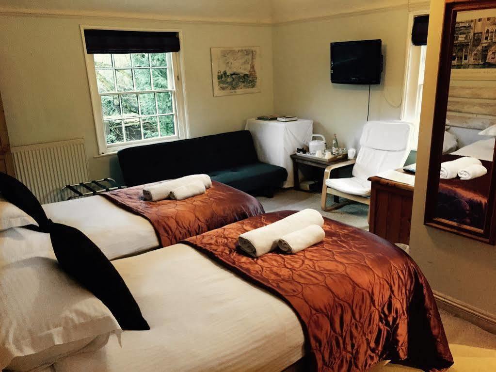 テイクリー The White House Bed & Breakfast エクステリア 写真