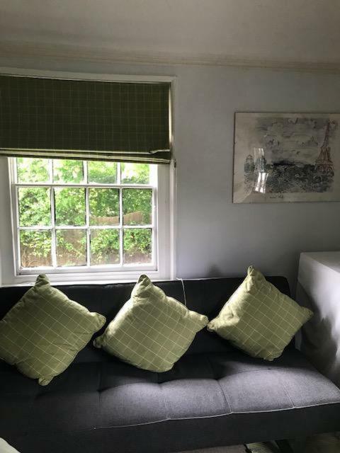テイクリー The White House Bed & Breakfast エクステリア 写真